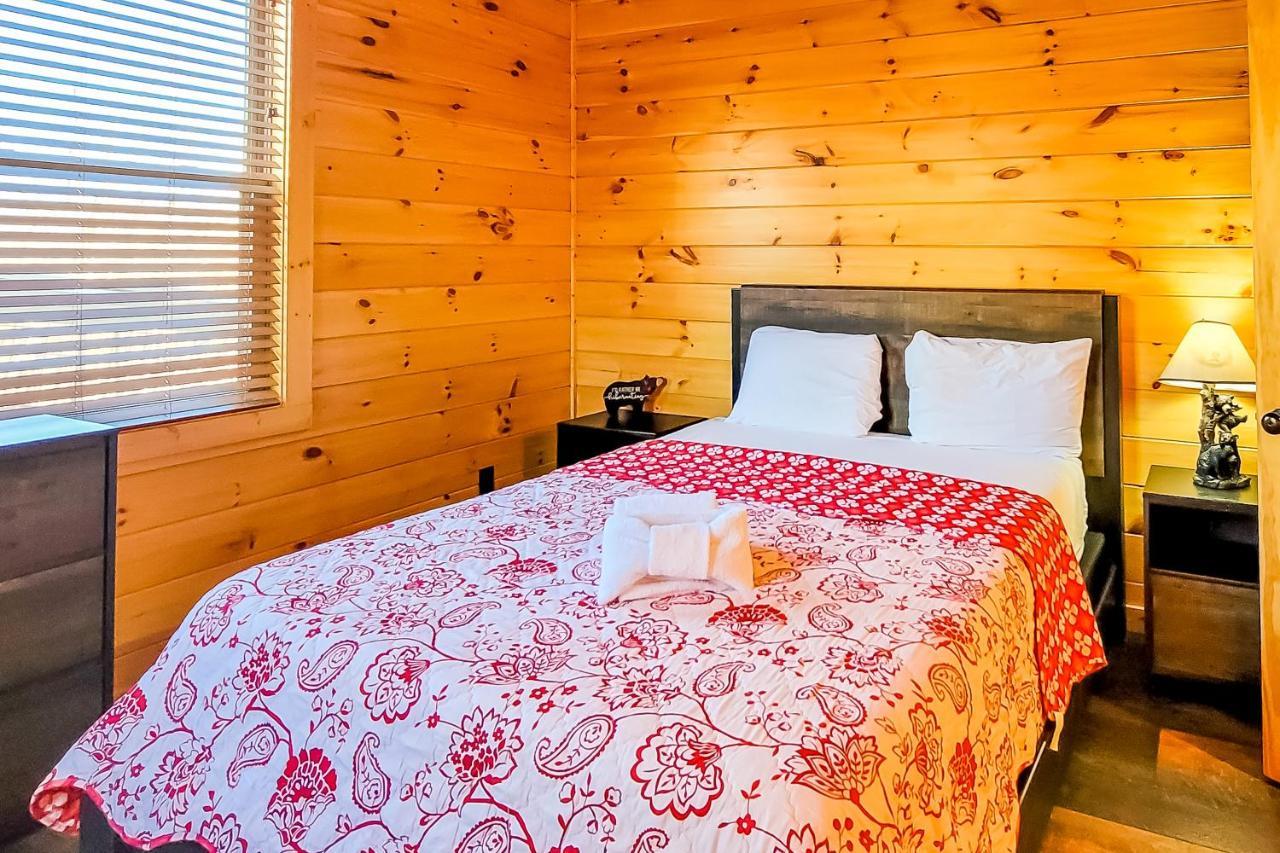 3 Lazy Bears Chalet Villa Gatlinburg Bagian luar foto